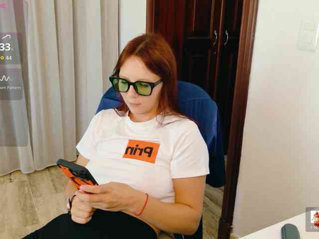 ViktoriaSillk webcam