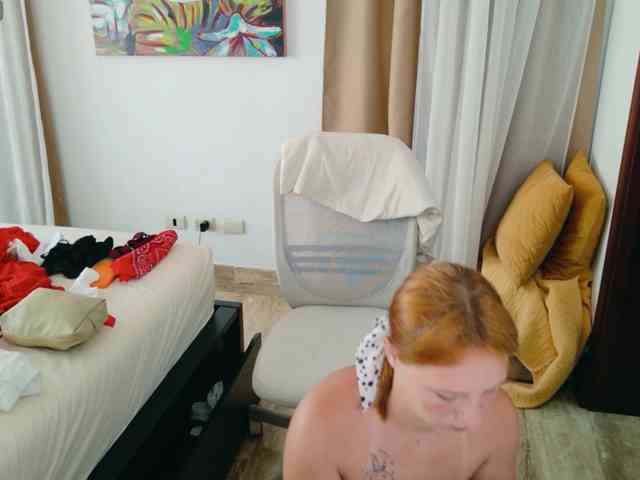 ViktoriaSillk webcam