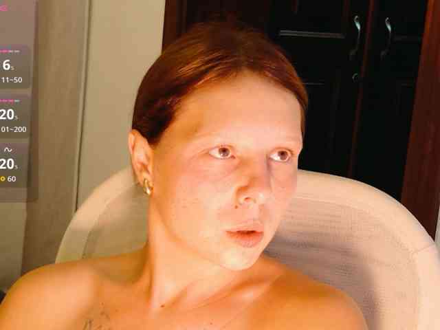 ViktoriaSillk webcam