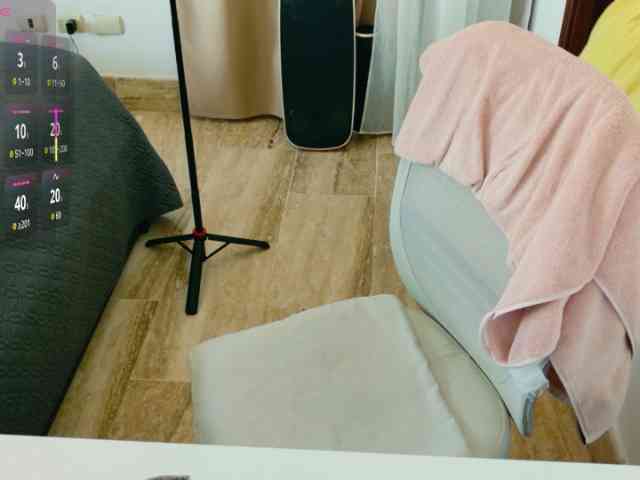 ViktoriaSillk webcam