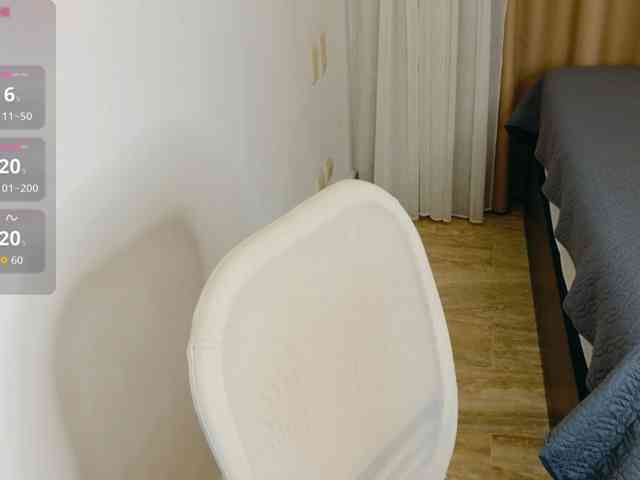 ViktoriaSillk webcam
