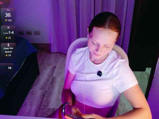 ViktoriaSillk webcam