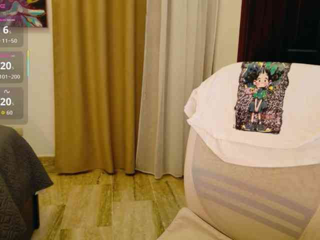 ViktoriaSillk webcam