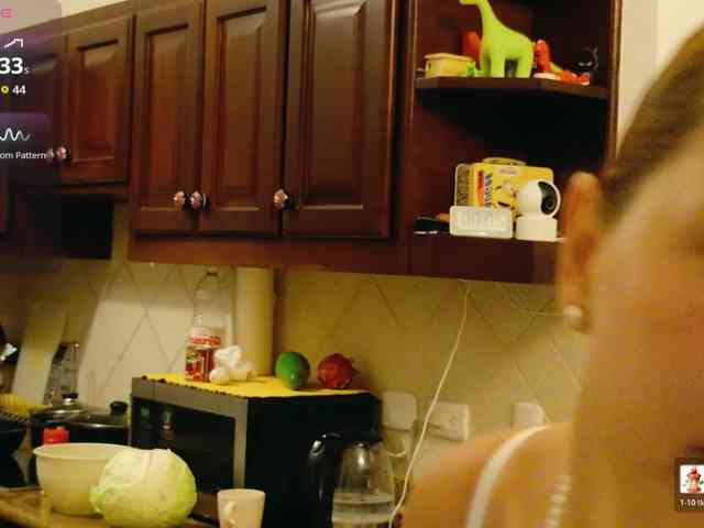 ViktoriaSillk webcam