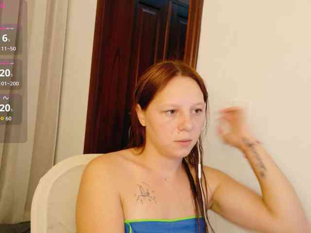 ViktoriaSillk webcam