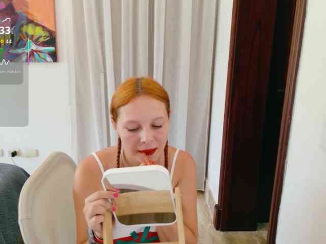 ViktoriaSillk webcam