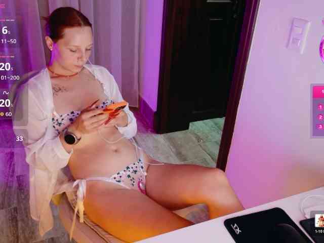 ViktoriaSillk webcam