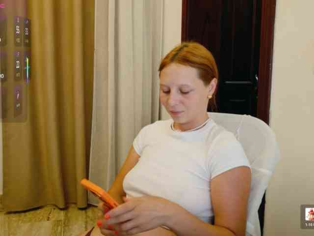 ViktoriaSillk webcam