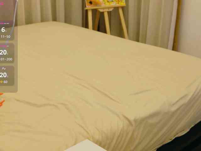 ViktoriaSillk webcam
