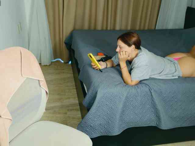 ViktoriaSillk webcam