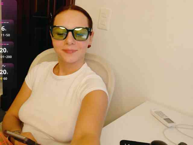 ViktoriaSillk webcam