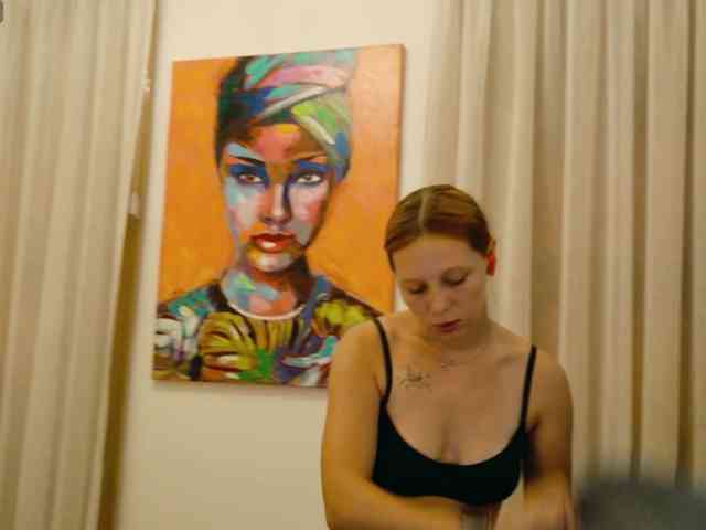 ViktoriaSillk webcam
