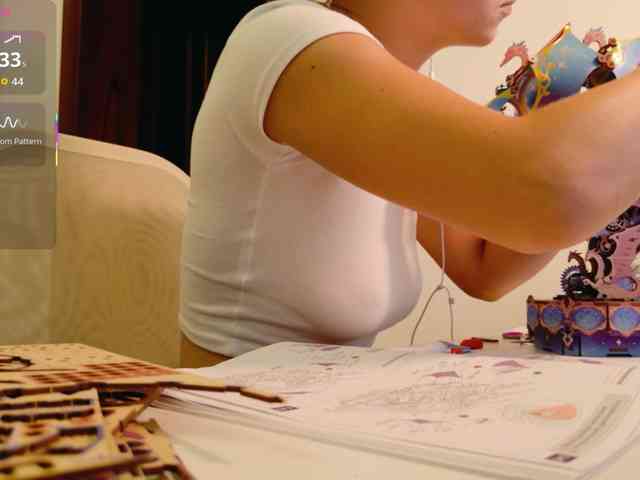 ViktoriaSillk webcam