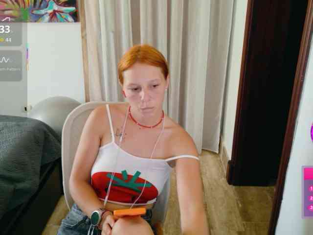 ViktoriaSillk webcam