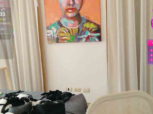 ViktoriaSillk webcam