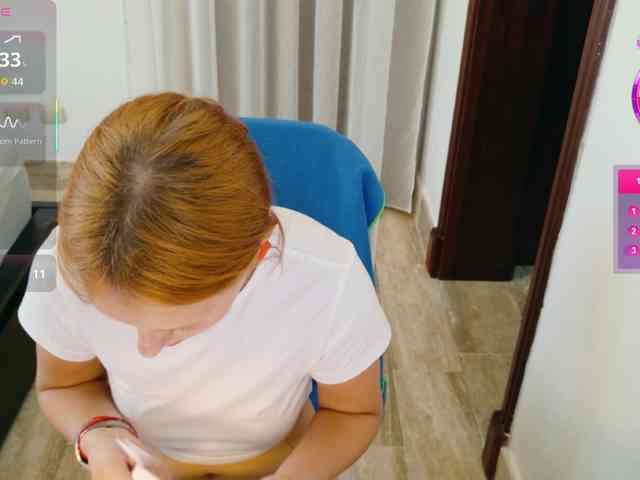 ViktoriaSillk webcam