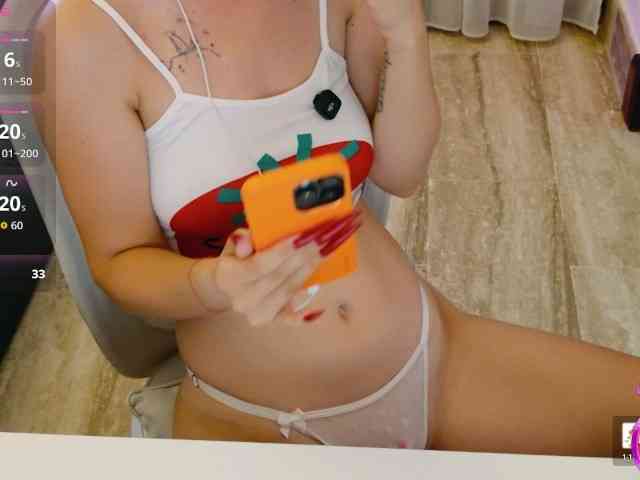 ViktoriaSillk webcam