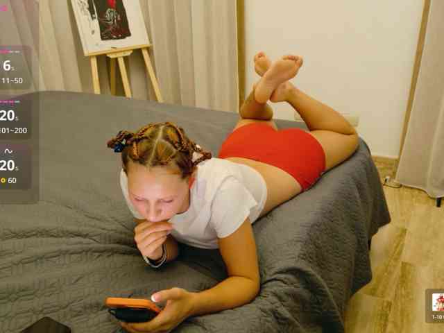 ViktoriaSillk webcam