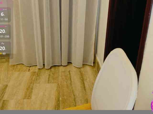 ViktoriaSillk webcam