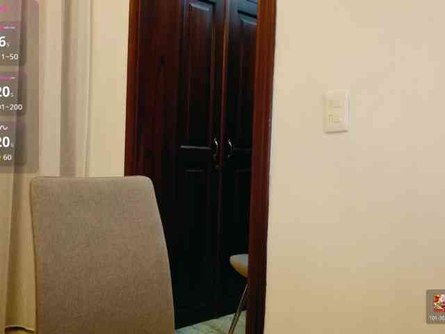 ViktoriaSillk webcam