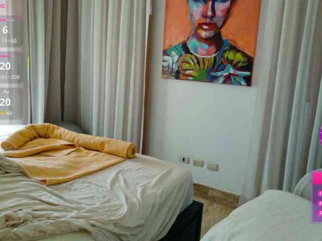 ViktoriaSillk webcam