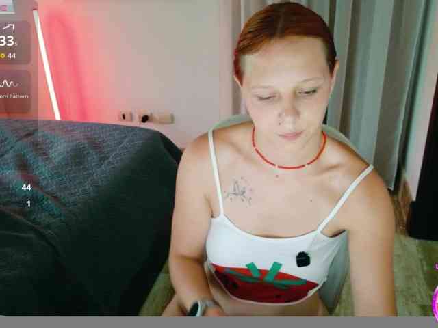 ViktoriaSillk webcam