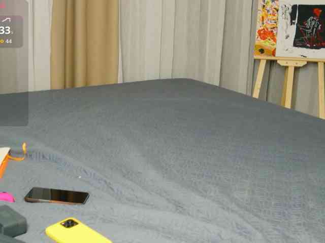 ViktoriaSillk webcam