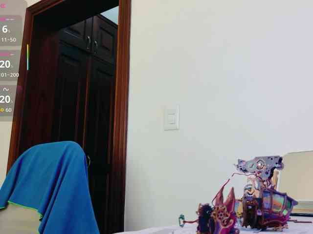 ViktoriaSillk webcam
