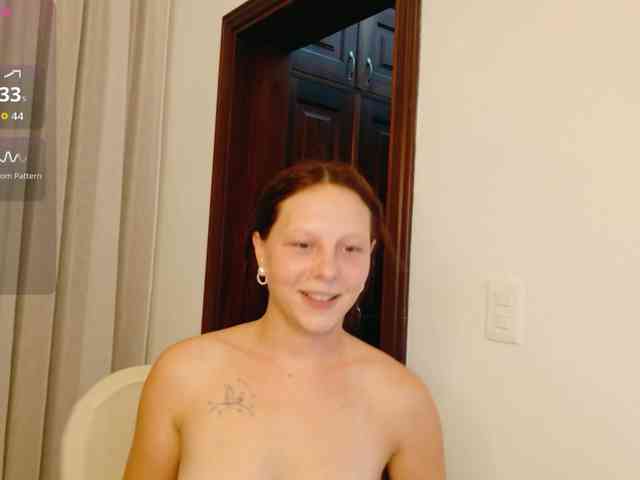 ViktoriaSillk webcam
