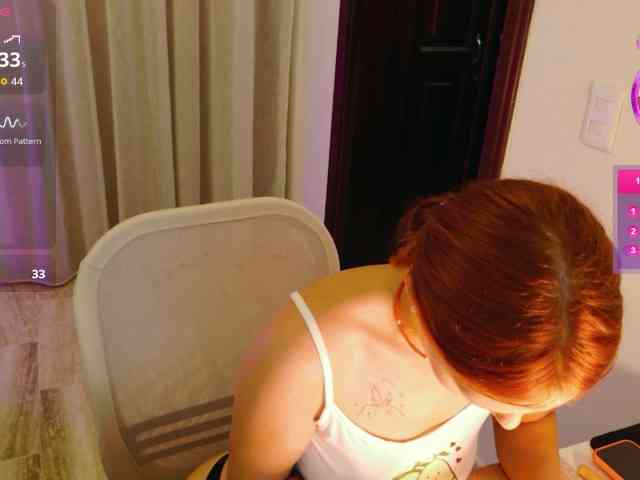 ViktoriaSillk webcam