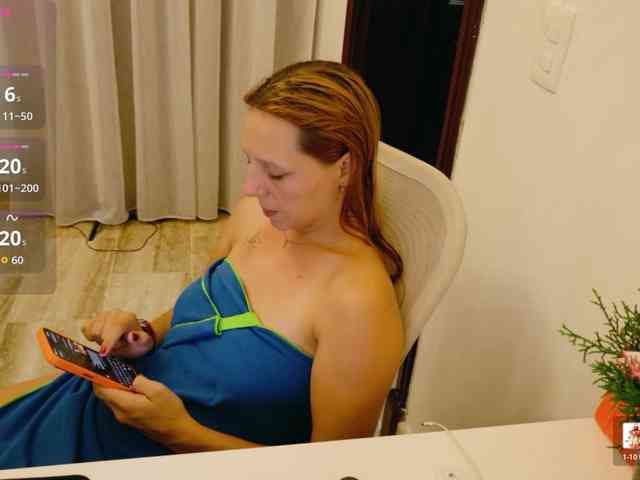 ViktoriaSillk webcam