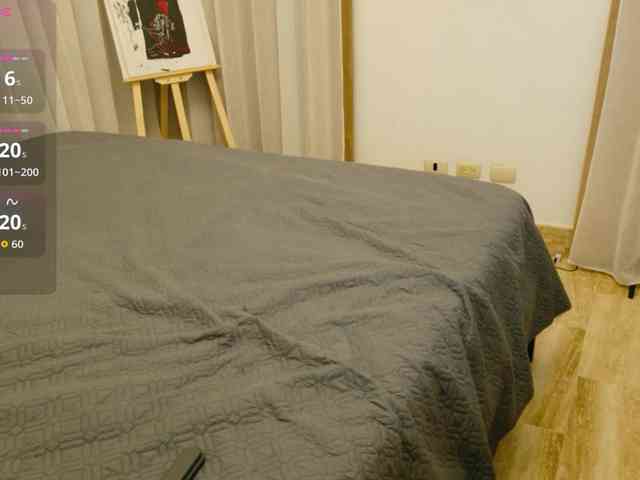 ViktoriaSillk webcam