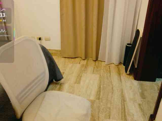 ViktoriaSillk webcam