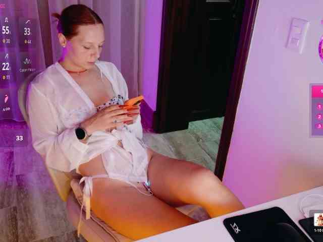 ViktoriaSillk webcam