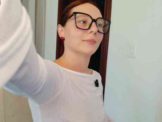 ViktoriaSillk webcam