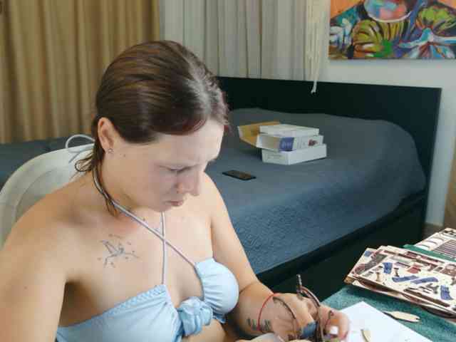 ViktoriaSillk webcam