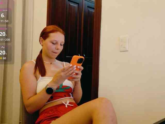 ViktoriaSillk webcam