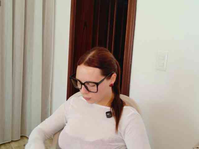 ViktoriaSillk webcam