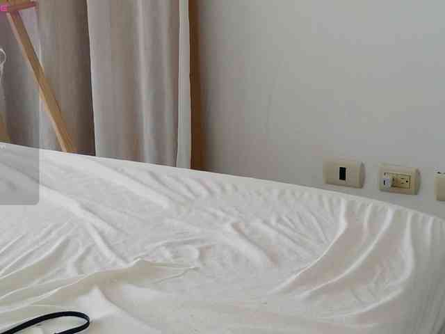 ViktoriaSillk webcam