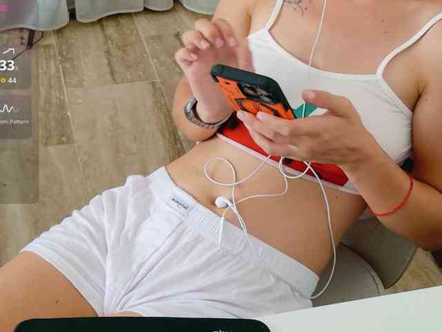 ViktoriaSillk webcam