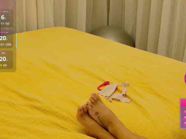 ViktoriaSillk webcam