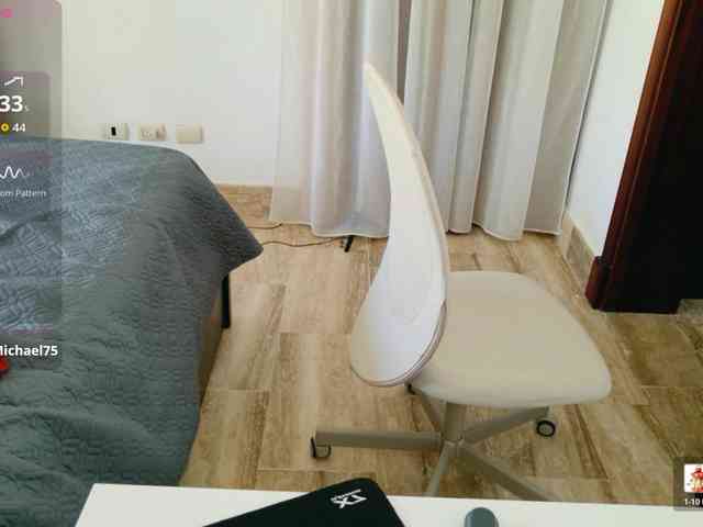 ViktoriaSillk webcam