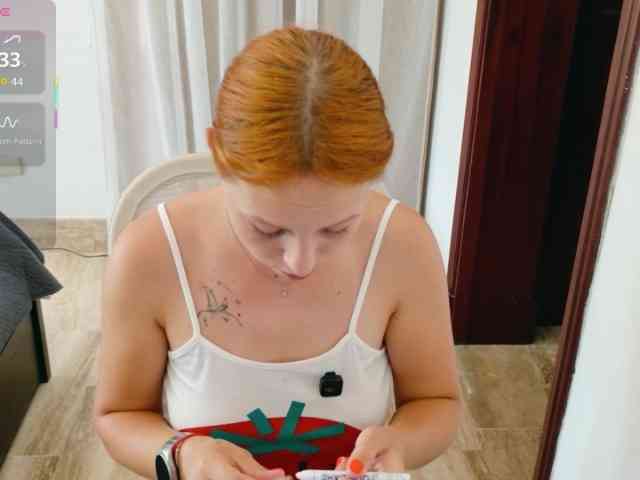 ViktoriaSillk webcam