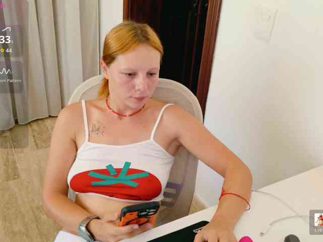 ViktoriaSillk webcam