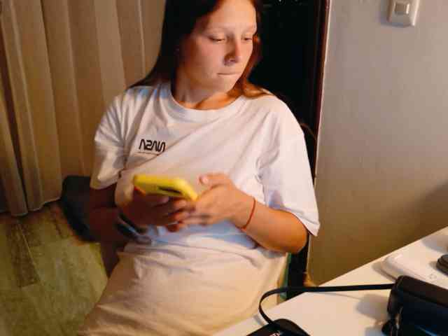 ViktoriaSillk webcam