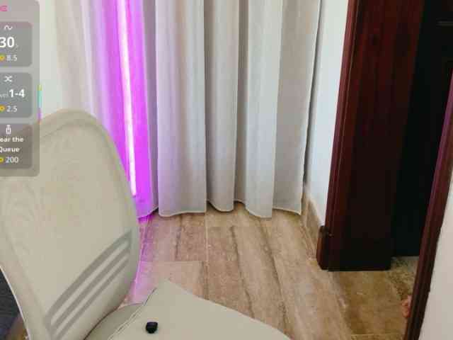 ViktoriaSillk webcam