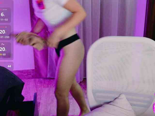 ViktoriaSillk webcam