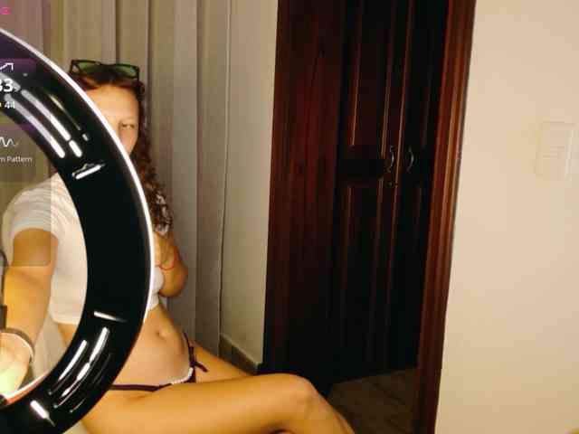 ViktoriaSillk webcam