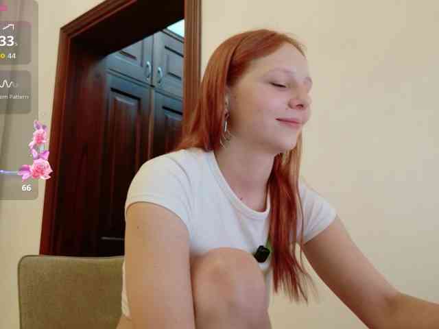 ViktoriaSillk webcam