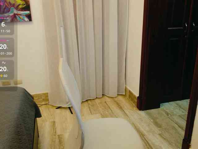 ViktoriaSillk webcam